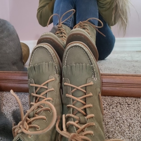 Sperry boots olive suede size 6m - Picture 13 of 13